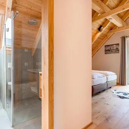 Mountain Vista Chalet *