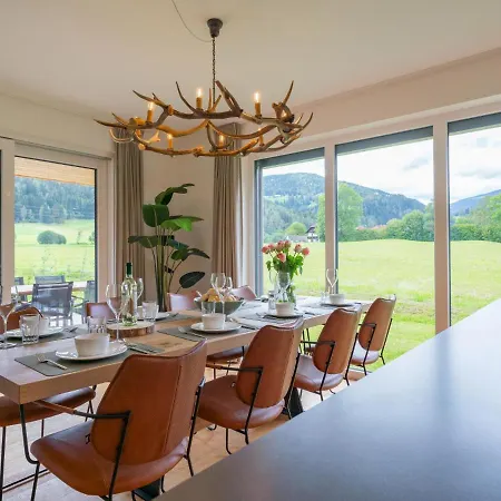 Mountain Vista Chalet *